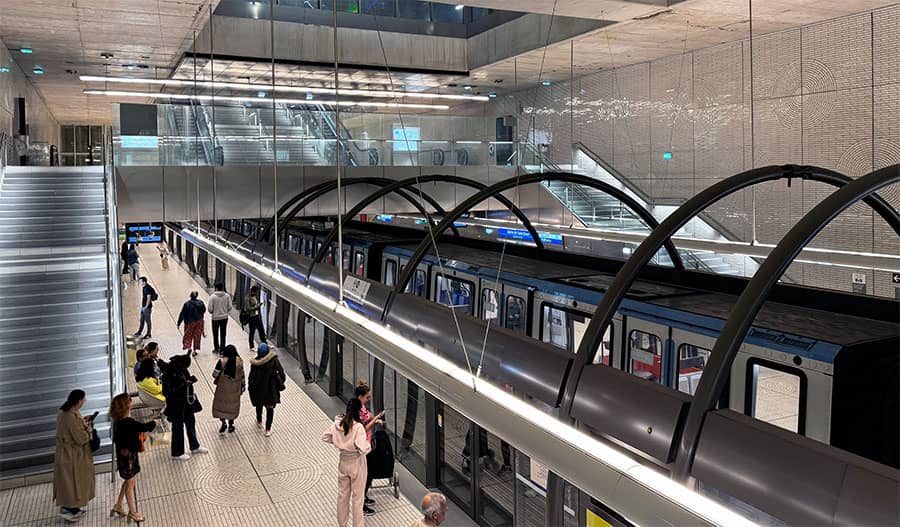Voyageurs sur la ligne 14