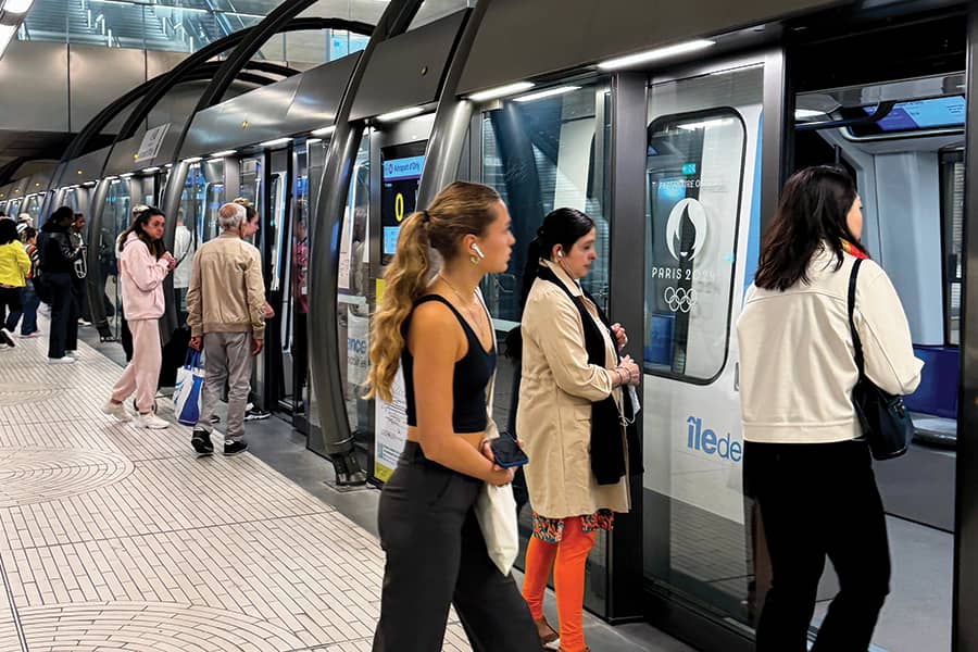 Station Mairie de Saint-Ouen sur la ligne 14 du métro